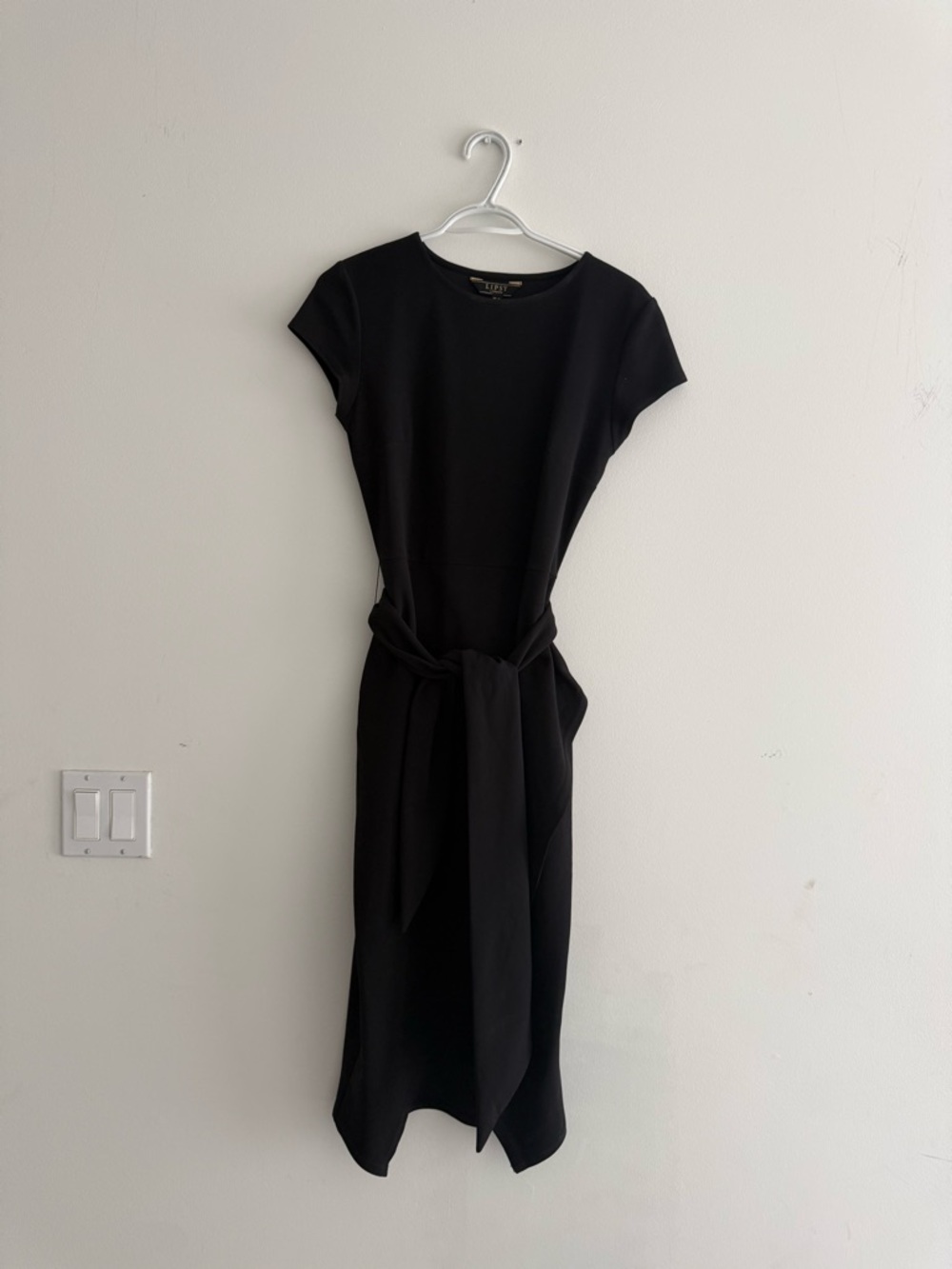 Lipsy little black midi Dress with tie waist size 6 - Picture 2 of 9
